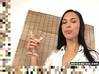 Brunette tastes her pee